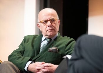 Présidentielle 2027 : Bernard Cazeneuve se dit « prêt à être candidat », Manuel Valls n’exclut pas de se présenter