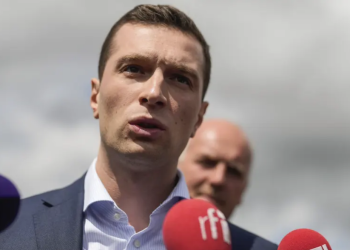Jordan Bardella promet de privatiser l&rsquo;audiovisuel public si le RN arrive au pouvoir