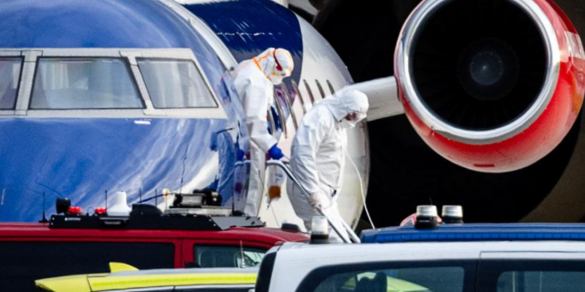 Une hôtesse de l&rsquo;air hospitalisée: elle était dans le même avion qu&rsquo;une femme victime de l&rsquo;hantavirus