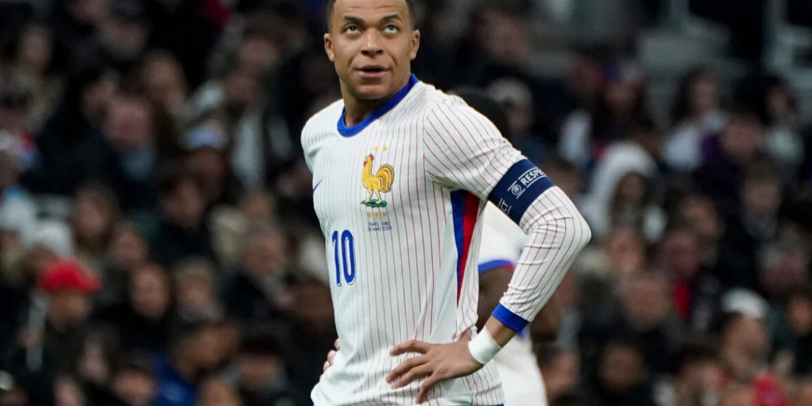 « Il est trop clean et ça cache quelque chose » : Patrice Evra s’en prend au comportement de Kylian Mbappé