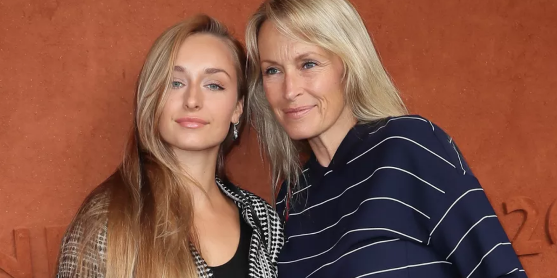 « Ça pourrait être assez sympa » : Estelle Lefébure et sa fille Emma Smet bientôt réunies à l&rsquo;écran ? (ZAPTV)