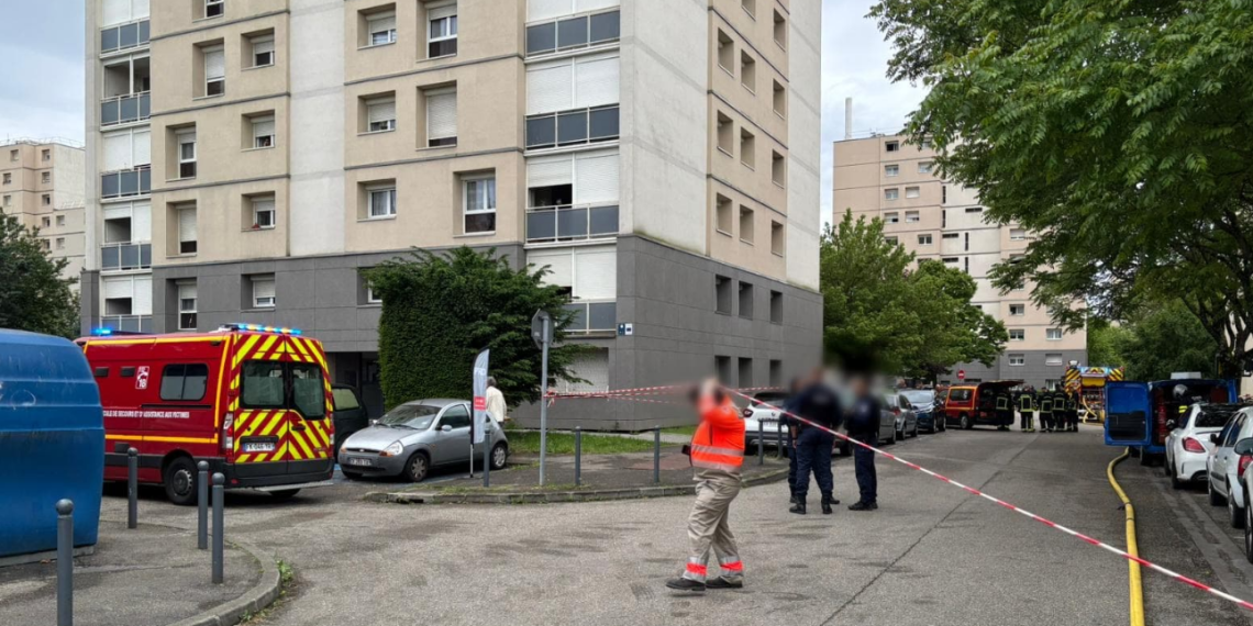 Un homme décède en sautant d&rsquo;un immeuble en feu, deux autres personnes sont décédées
