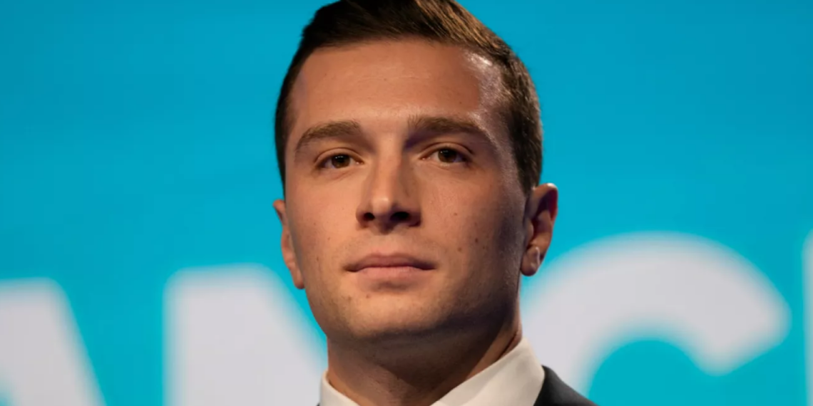 Jordan Bardella : plus de 100 personnalités signent une tribune contre le passage du RN à la présidentielle