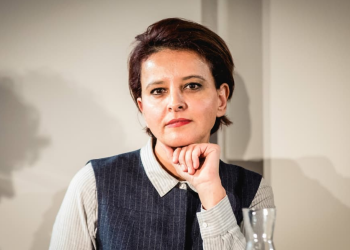 Najat Vallaud-Belkacem au Festival de Cannes : loin des bisbilles politiques, elle attire tous les regards sur le tapis rouge