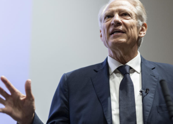 Dominique de Villepin visé par une enquête du parquet financier concernant l&rsquo;affaire des statuettes