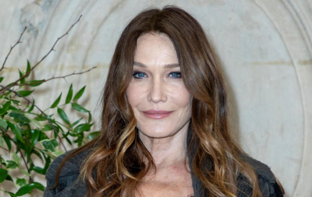 Carla Bruni complice avec Maria-Carolina, la compagne de Jordan Bardella ? Des images dévoilées 4 Carla Bruni complice avec Maria-Carolina, la compagne de Jordan Bardella ? Des images dévoilées Capture decran 2026 05 20 170650