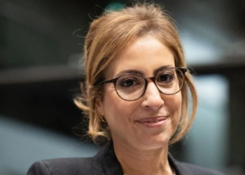 Léa Salamé lynchée à Cannes après un geste jugé déplacé : « Choquant de la part d&rsquo;une personne publique »