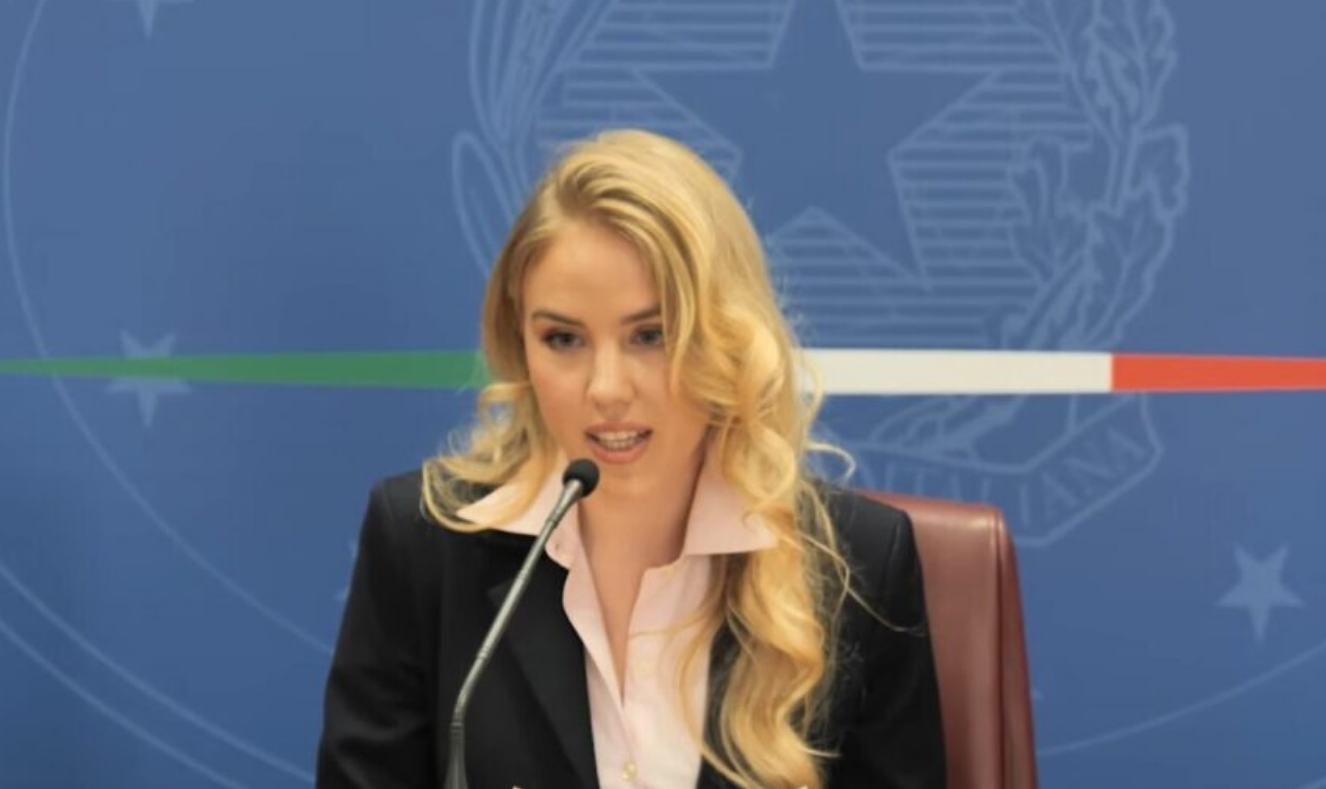 Visée par de lourdes accusations sur sa famille, la compagne de Jordan Bardella, Maria Carolina de Bourbon des Deux-Siciles contre attaque 4 Visée par de lourdes accusations sur sa famille, la compagne de Jordan Bardella, Maria Carolina de Bourbon des Deux-Siciles contre attaque Capture decran 2026 05 21 113341