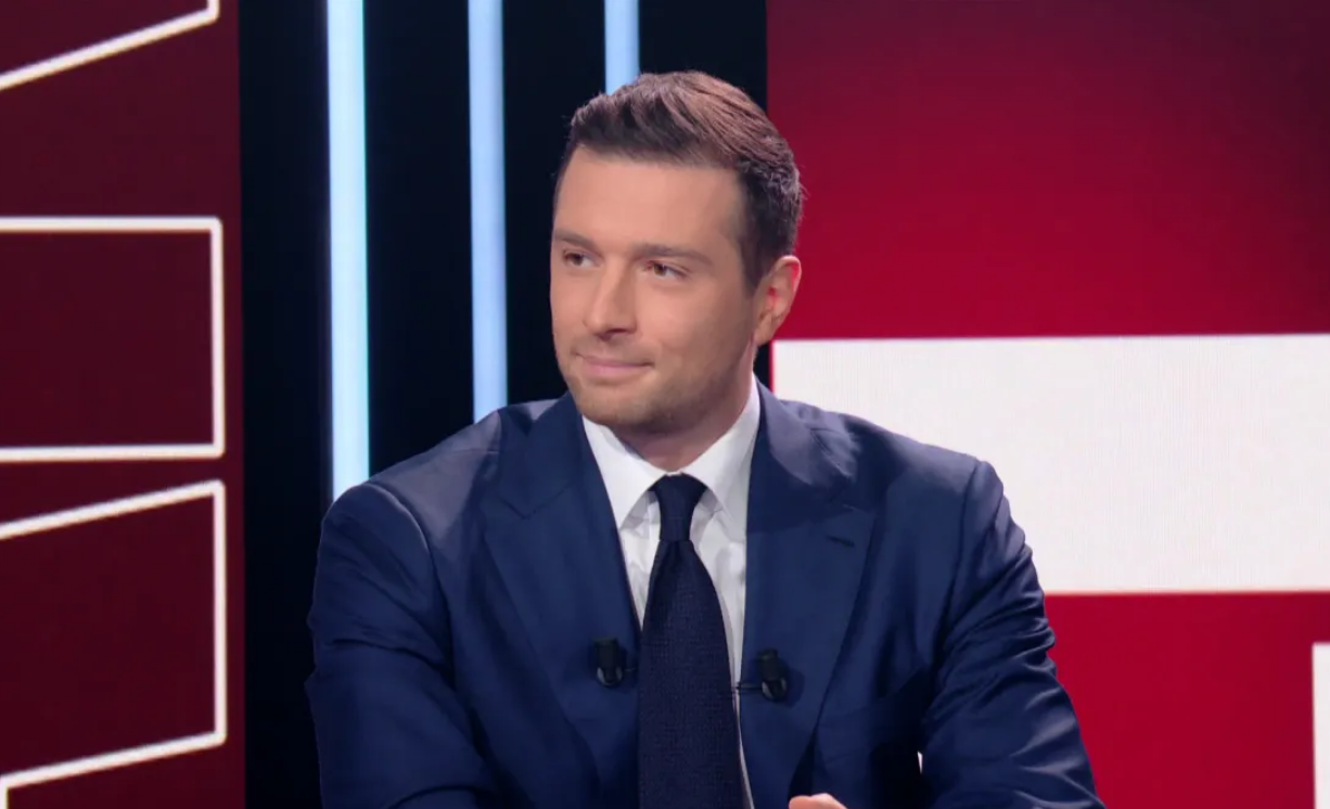 Jordan Bardella : sa chérie porte plainte, nouveau rebondissement dans la love story dont tout le monde parle 4 Jordan Bardella : sa chérie porte plainte, nouveau rebondissement dans la love story dont tout le monde parle Capture decran 2026 05 22 181900 Jordan Bardella