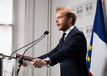 Charles Alloncle, accusé de travailler avec sa compagne à l&rsquo;Assemblée, se défend