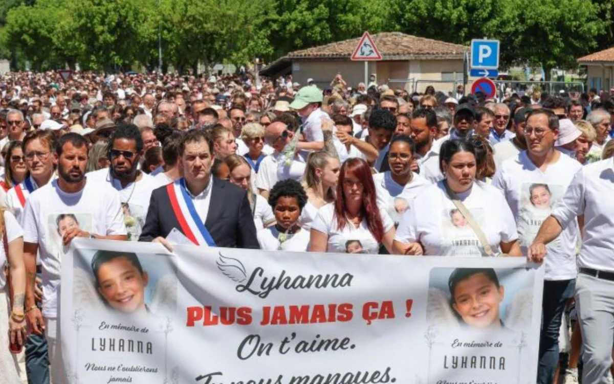 Affaire Lyhanna Emmanuel et Brigitte Macron (3) Affaire Lyhanna Emmanuel et Brigitte Macron (3)