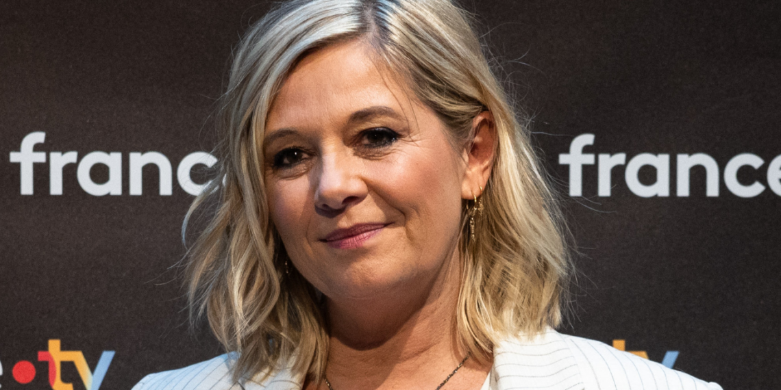 Après Patrick Bruel, Flavie Flament embrassée de force par Julio Iglesias, les images choc font réagir : « C&rsquo;est une agression ! »