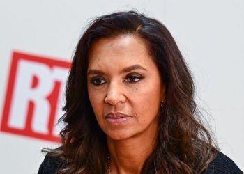 « Ces petits cons » : en colère contre les casseurs du PSG, Karine Le Marchand refuse de « payer pour ces cassos »