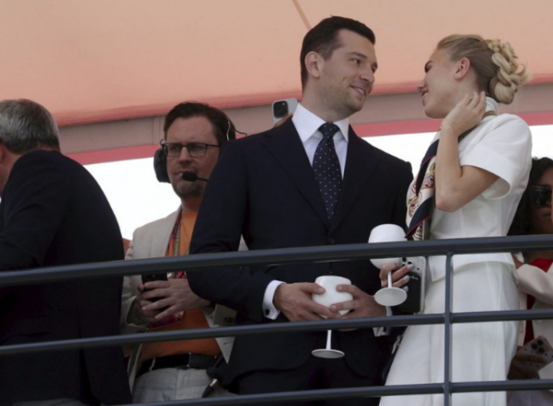 Dans les loges du Grand Prix de Monaco, Maria Carolina de Bourbon des Deux-Siciles et Jordan Bardella ne se cachent plus 2 Dans les loges du Grand Prix de Monaco, Maria Carolina de Bourbon des Deux-Siciles et Jordan Bardella ne se cachent plus Capture decran 2026 06 08 134409 Maria Carolina