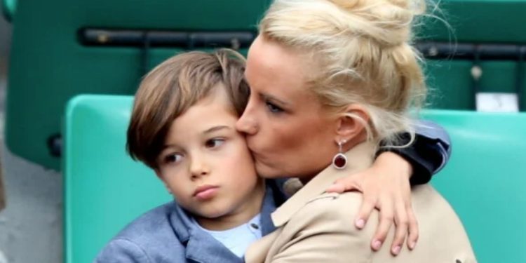 Élodie Gossuin pose avec son fils Jules, aussi grand qu'elle : un duo complice pour la bonne cause 1 Élodie Gossuin pose avec son fils Jules, aussi grand qu'elle : un duo complice pour la bonne cause Elodie Gossuin 122 Élodie Gossuin
