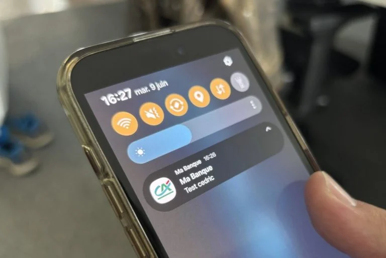 Le Crédit Agricole envoie par erreur une notification (1)3