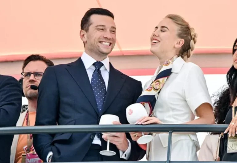 Maria Carolina de Bourbon des Deux-Siciles et Jordan Bardella