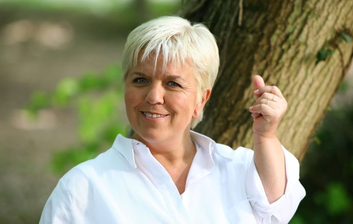 Mimie Mathy ciblée par une chanteuse connue : “Ce n'est pas Joséphine, ange gardien” 5 Mimie Mathy ciblée par une chanteuse connue : “Ce n'est pas Joséphine, ange gardien” Mimie Mathy. 2 Mimie Mathy