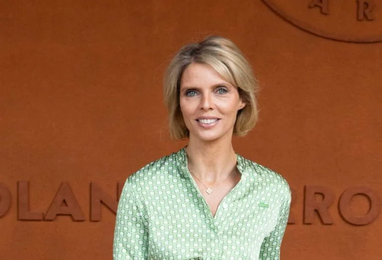 Sylvie Tellier (6)