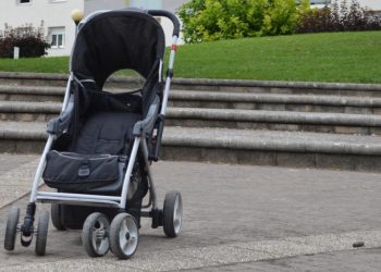 Son geste envers son bébé sur les Promenades à Reims, des passants donnent l’alerte