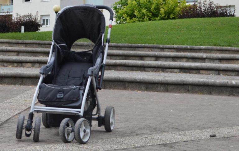 bébé sur les Promenades à Reims