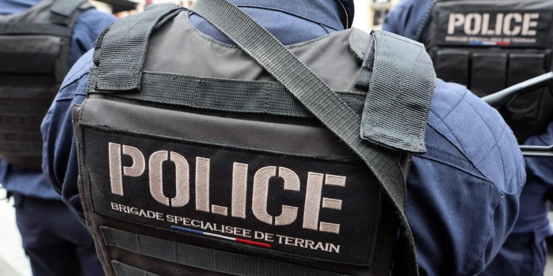 Un sexagénaire a été placé en garde à vue après des faits signalés sur une plage, une fillette de 7 ans au cœur de l&rsquo;affaire