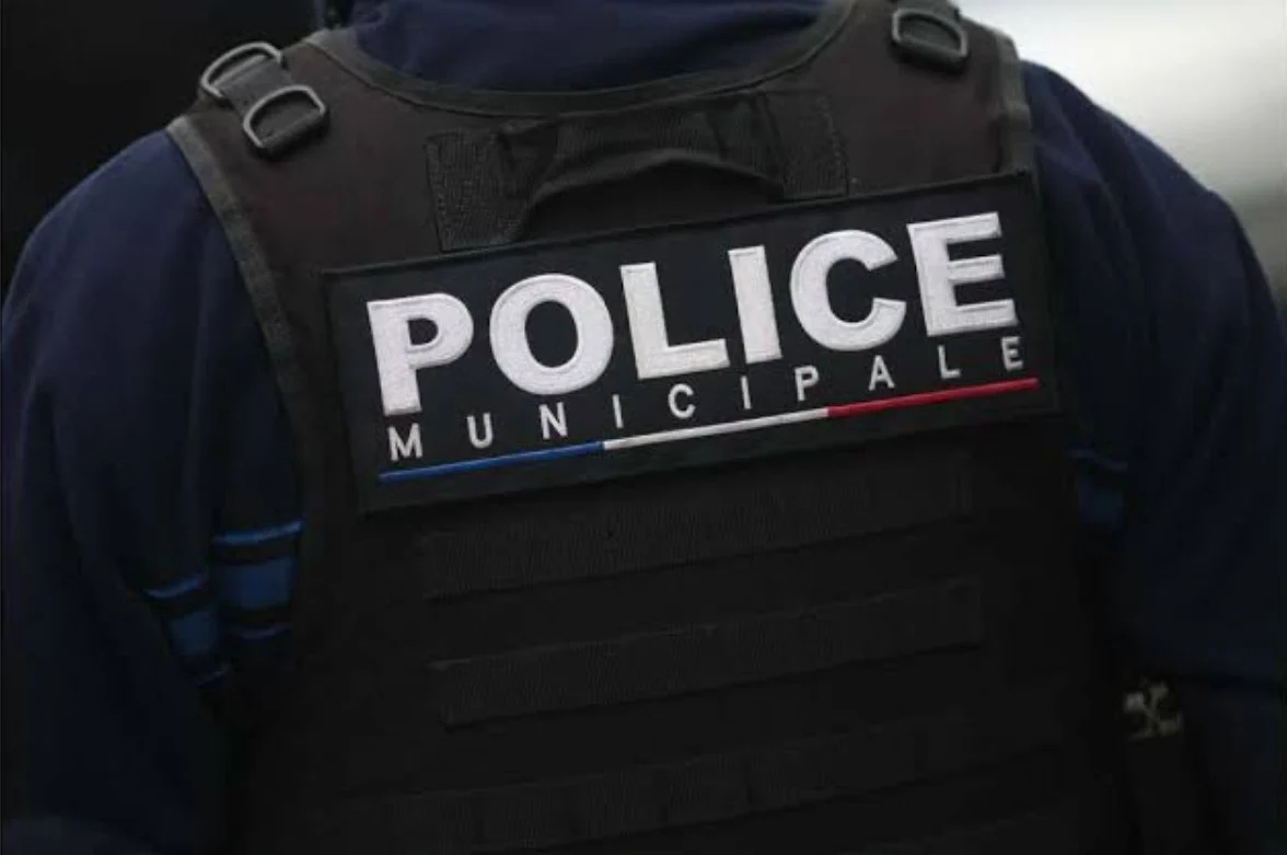 police (5) police (5)