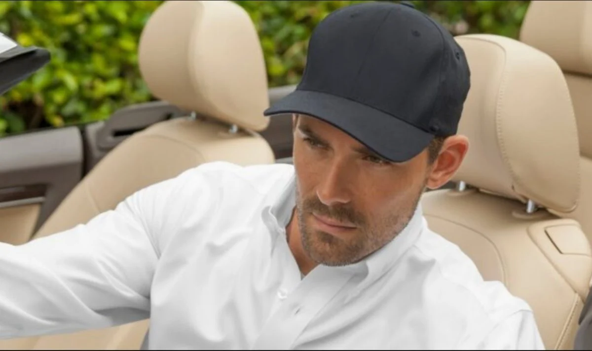 Casquette ou chapeau (1) Casquette ou chapeau (1)