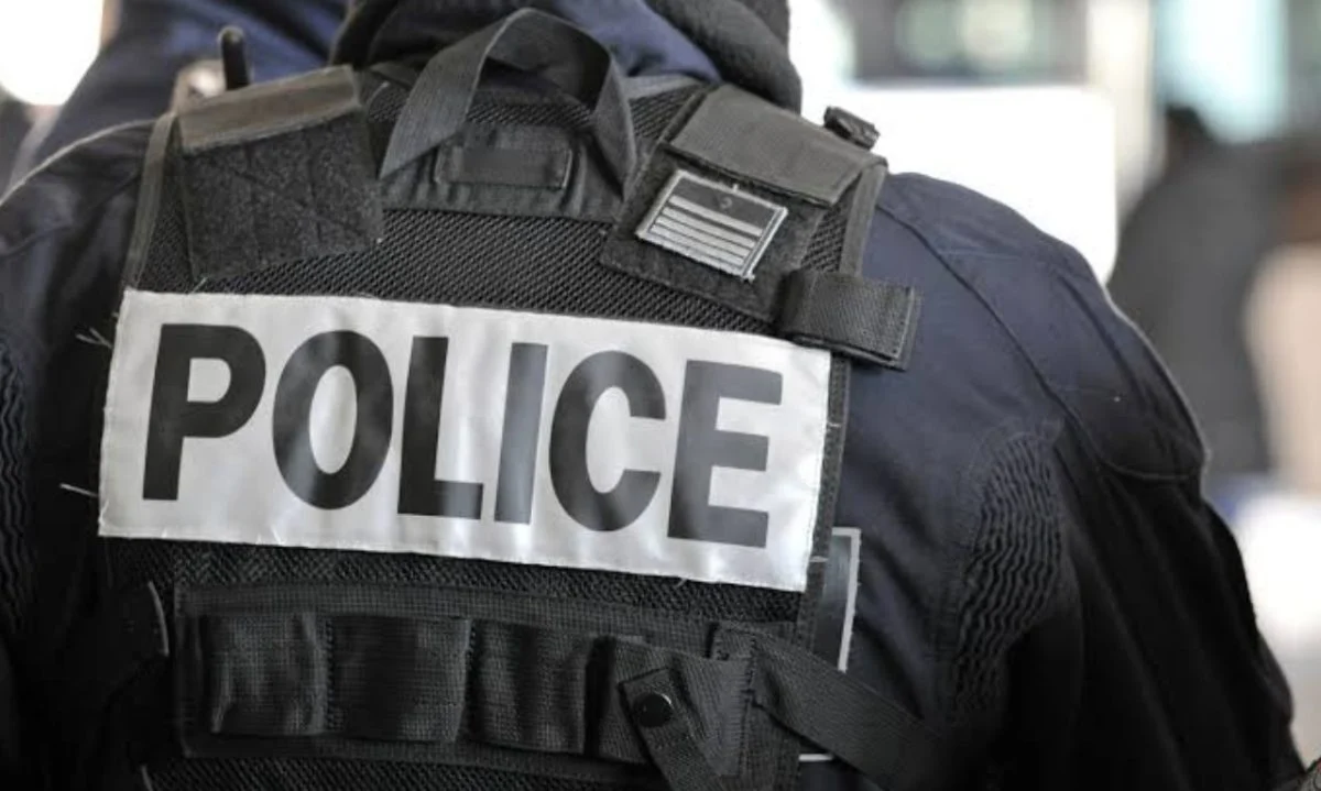 police (5) police (5)