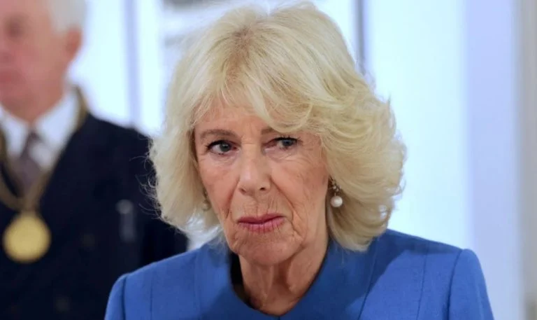 reine Camilla (4)