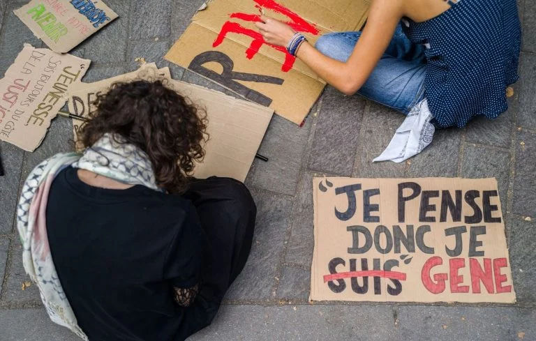 lyceens-mobilises-quinze-jours-de-cours-perdus-qui cover